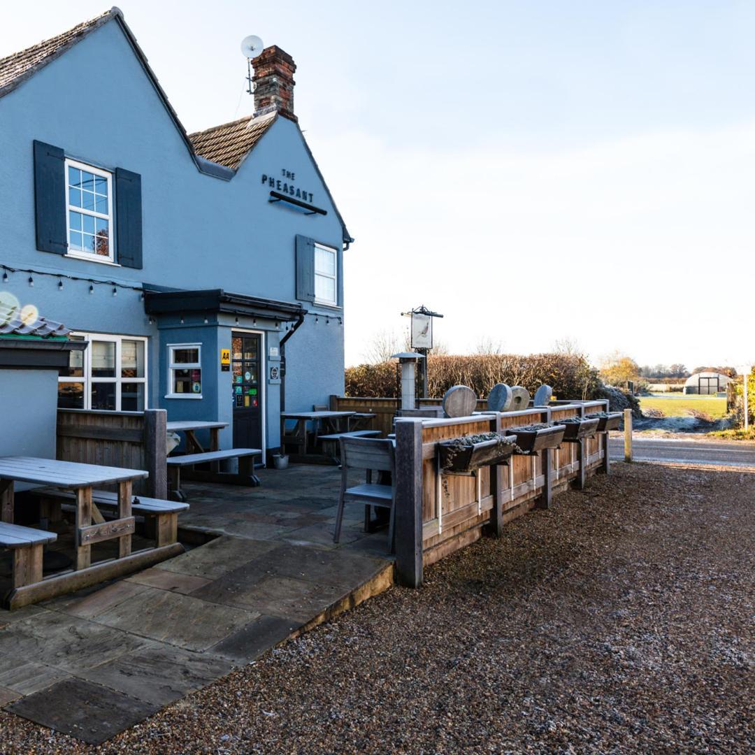 The Pheasant Public House & Hotel Gestingthorpe Exterior photo