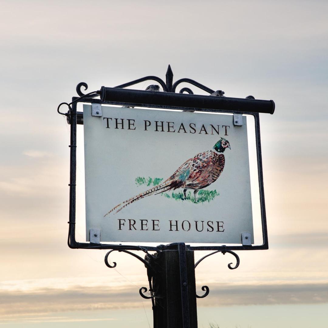 The Pheasant Public House & Hotel Gestingthorpe Exterior photo